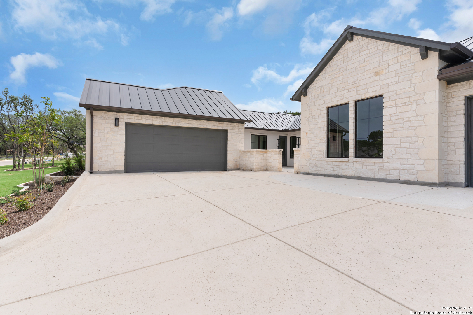 8166 BLUE OAK WAY