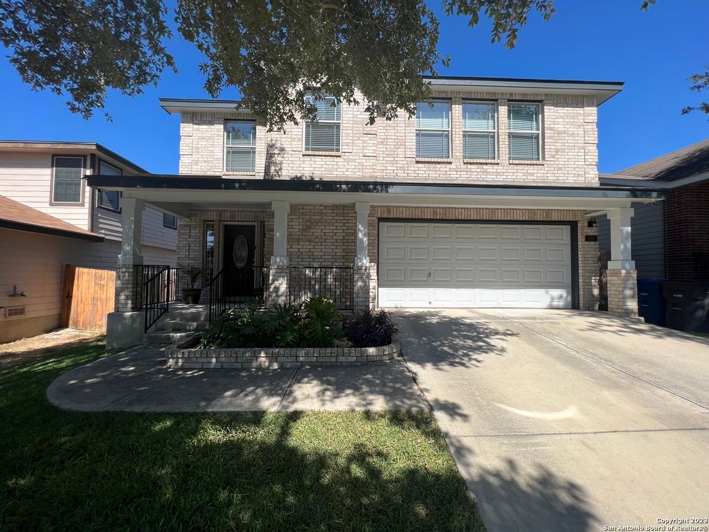 Photo of 646 LYNX MTN, San Antonio, TX 78251 (MLS # 1925960)