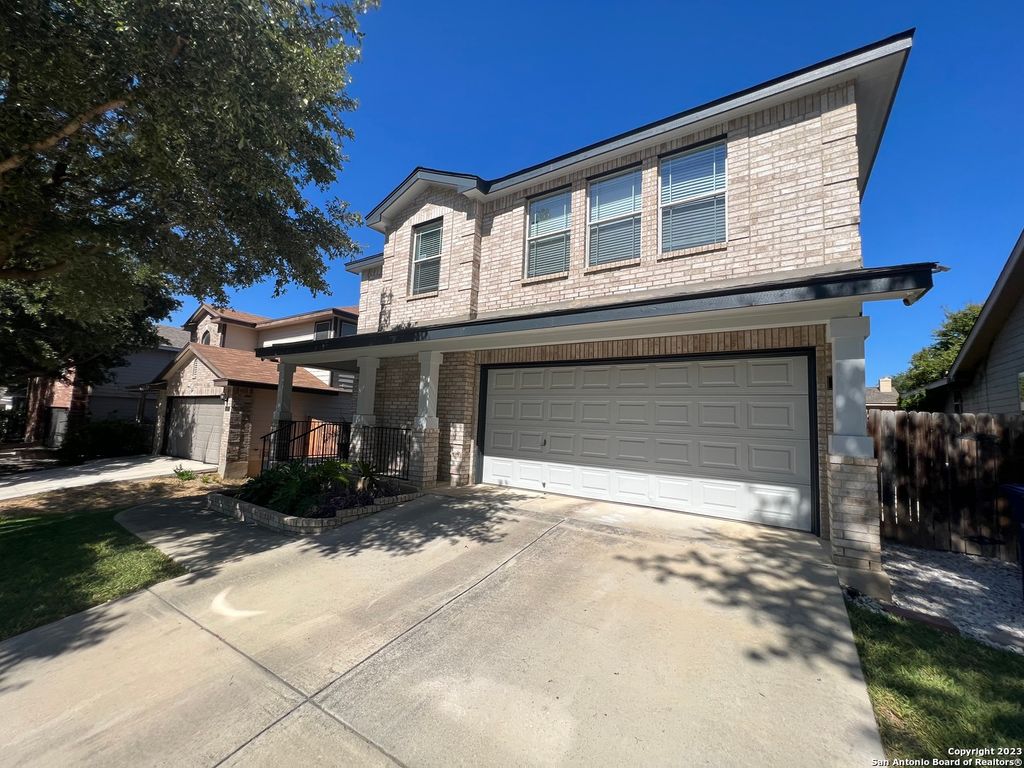 Photo of 646 LYNX MTN, San Antonio, TX 78251 (MLS # 1925960)