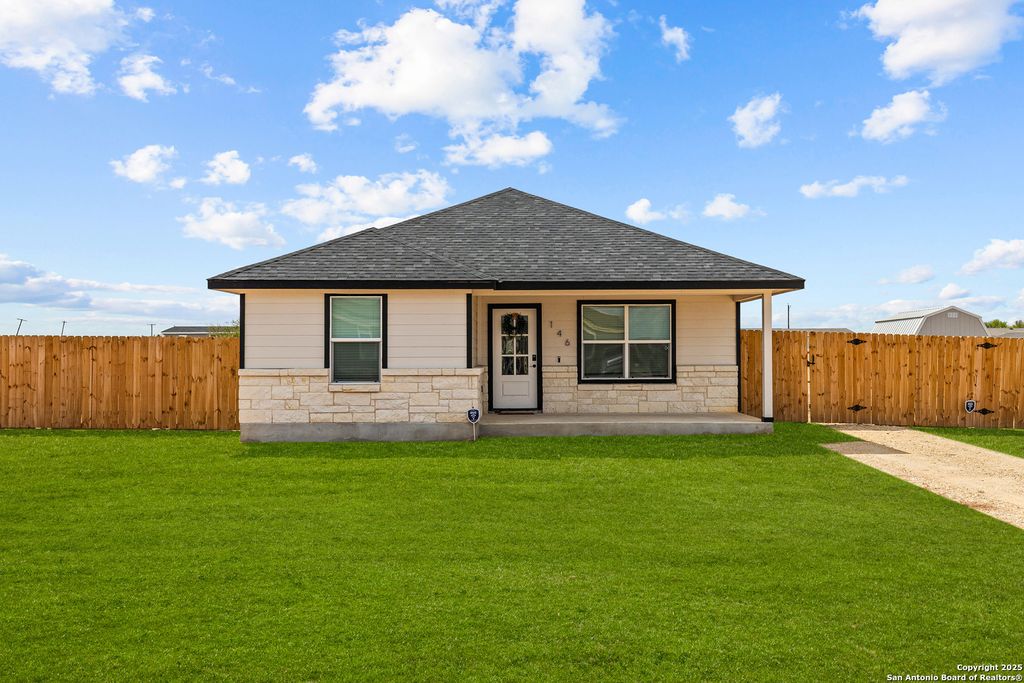 Photo of 146 Granjeno, Pleasanton, TX 78064 (MLS # 1913286)