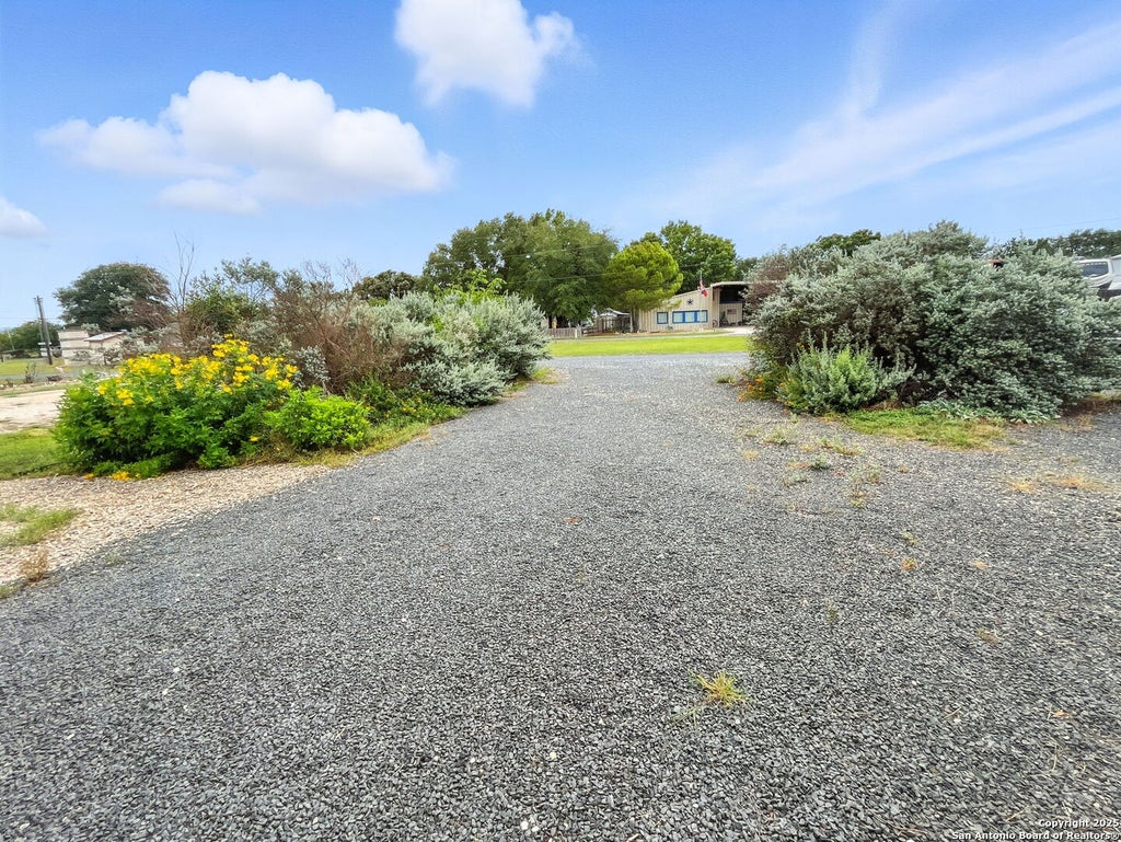 Photo of 214 Star Ln, Pipe Creek, TX 78063 (MLS # 2023677)