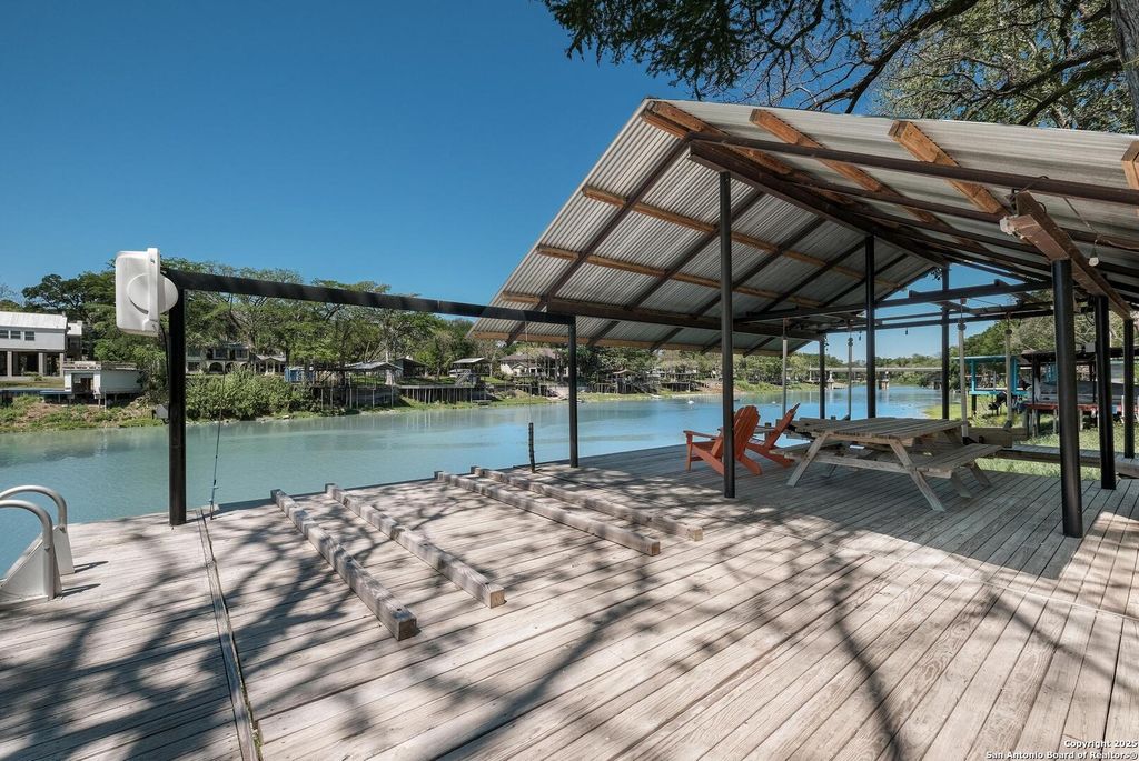 Photo of 200 turtle, Seguin, TX 78155 (MLS # 1943050)