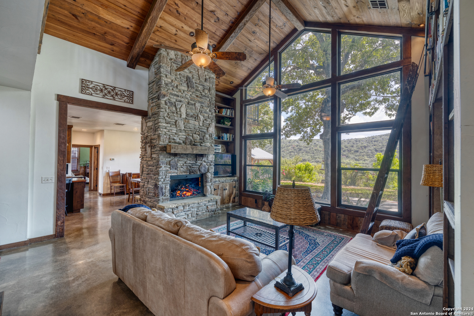 1242 RIVER RD