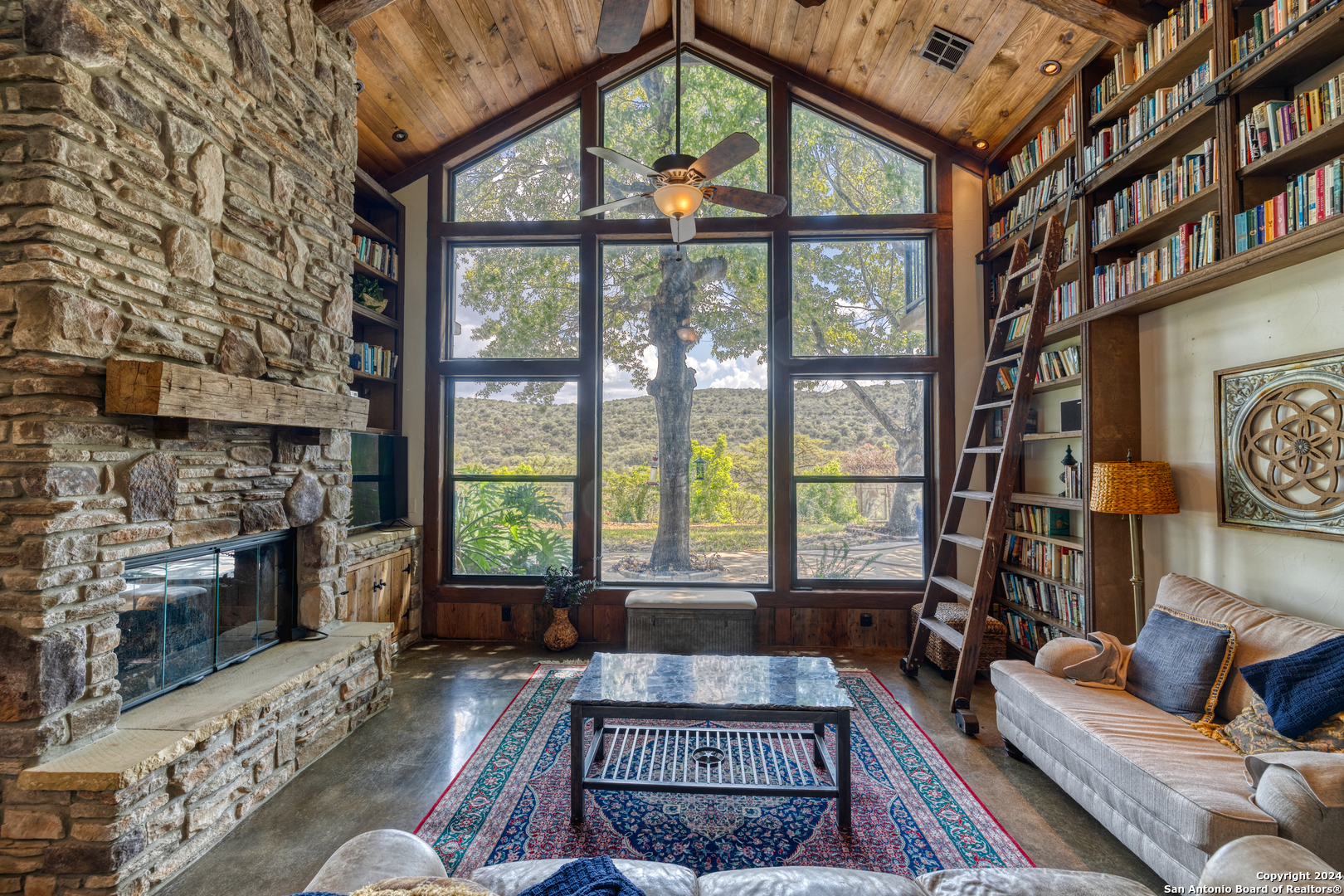 1242 RIVER RD
