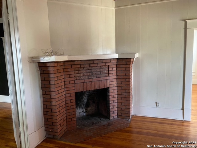 831 W FRENCH PL