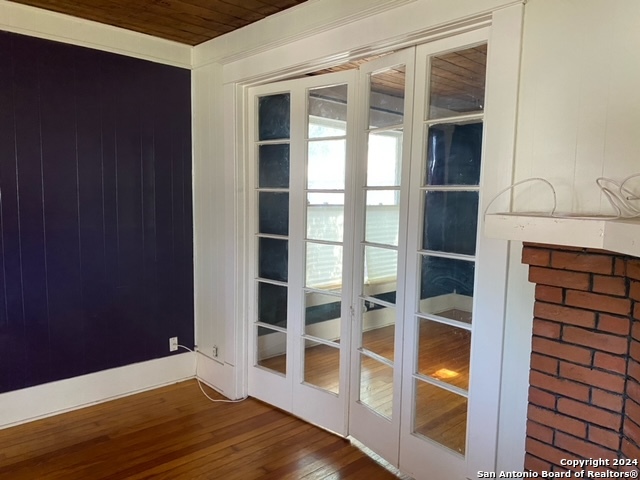 831 W FRENCH PL