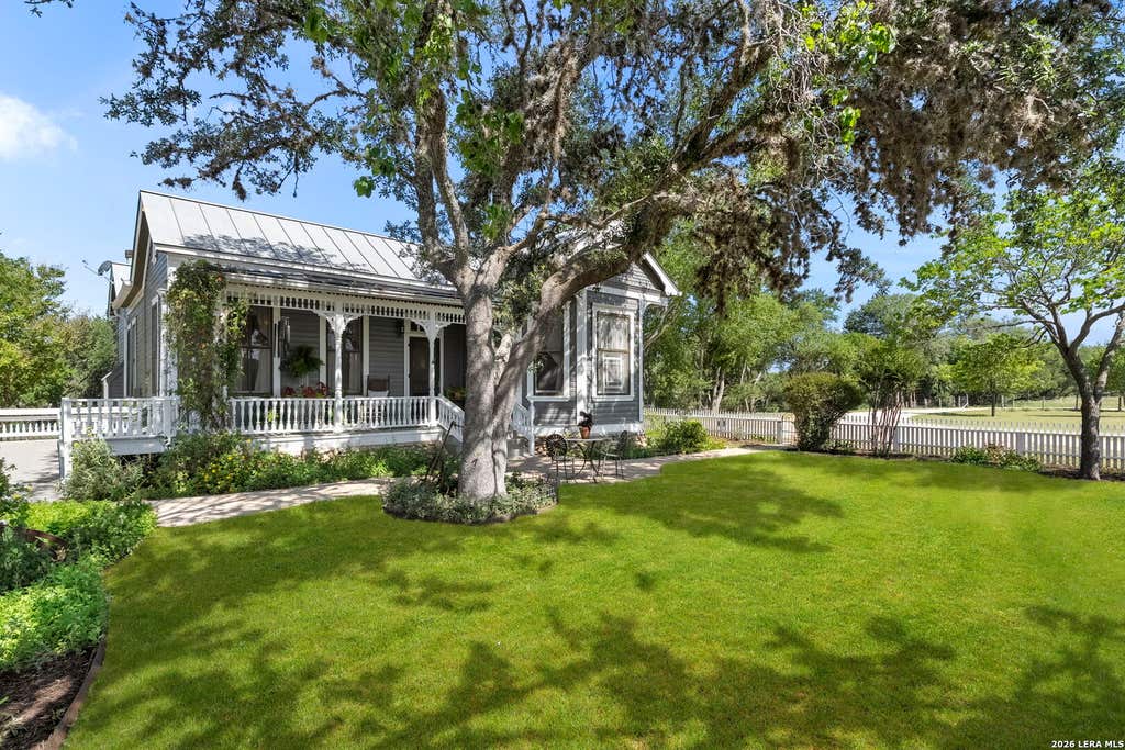 Photo of 112 N. River Bend Road, Comfort, TX 78013 (MLS # 1970645)