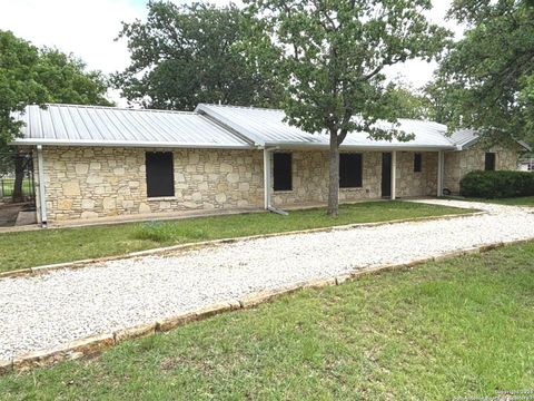 335 Sharon Boerne TX 78006