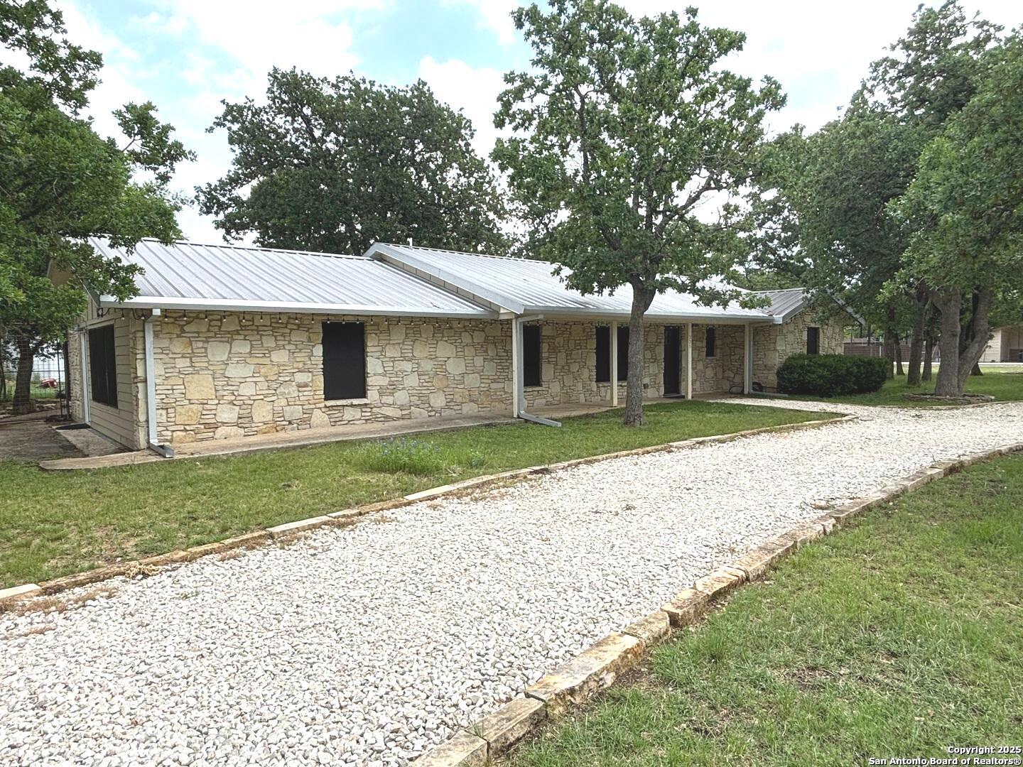 335 Sharon