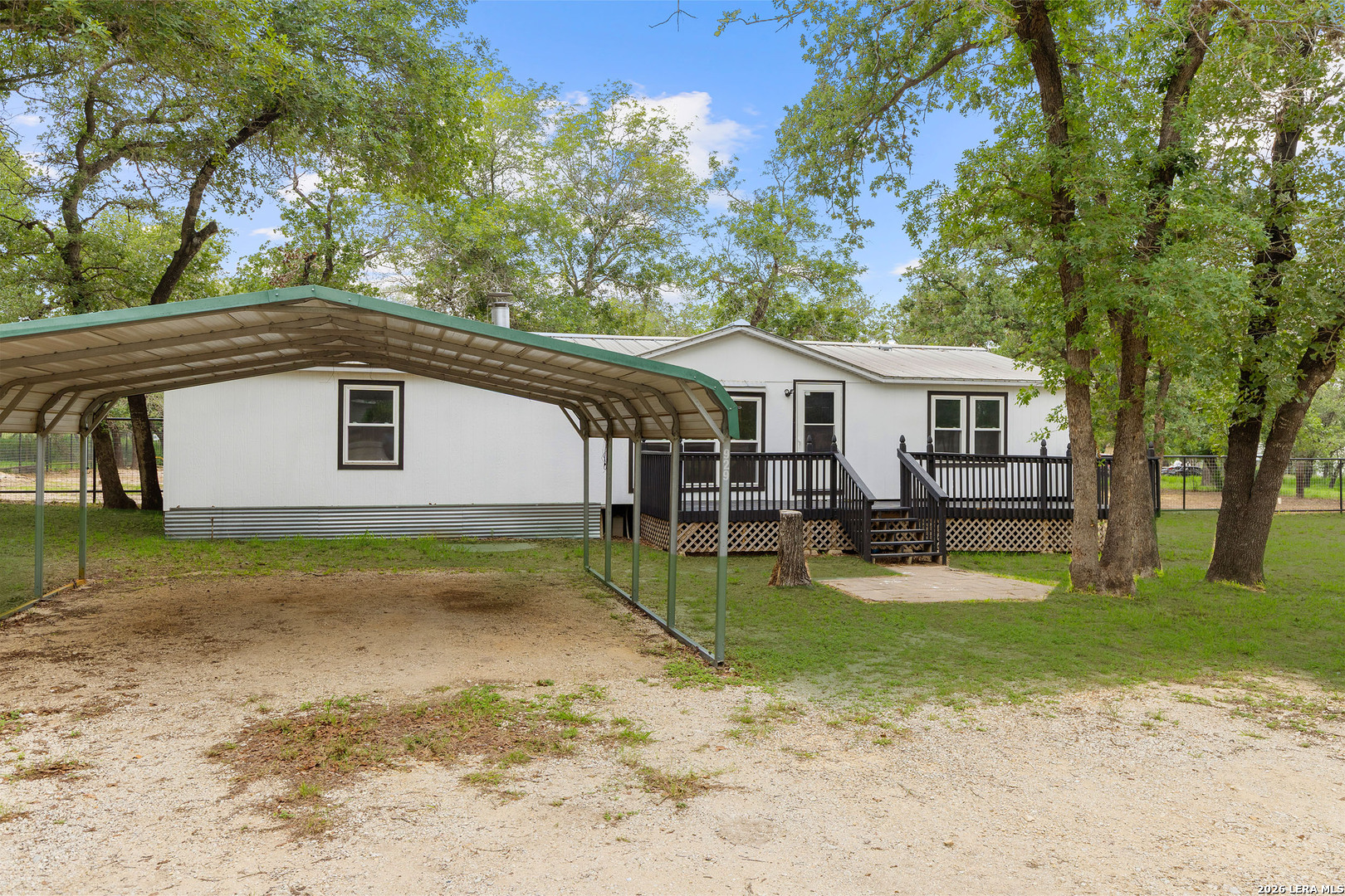 929 Hickory Grv