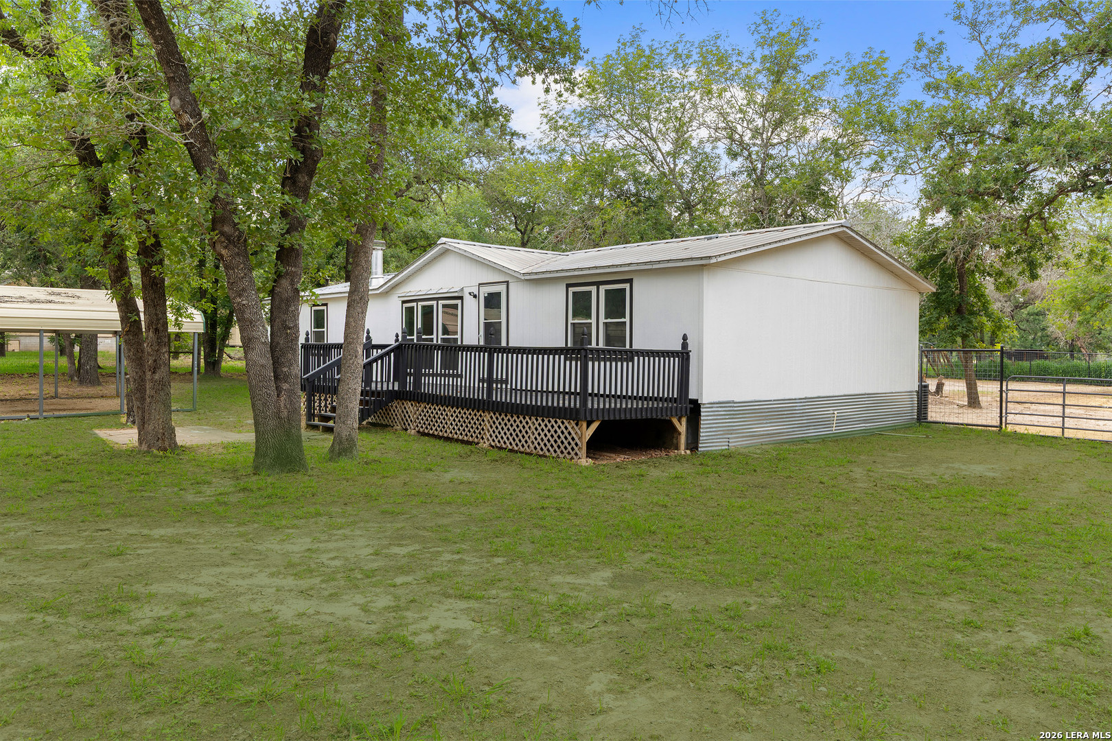 929 Hickory Grv