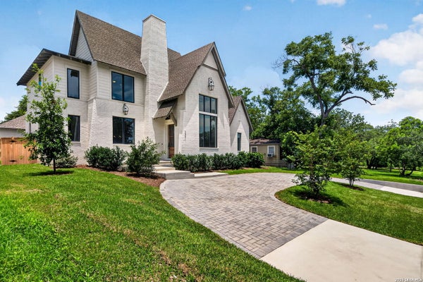 255 CLAYWELL DR, SAN ANTONIO, TX 78209 - Image 81fad79d0a196d4e61323df47156efdb/2892170212