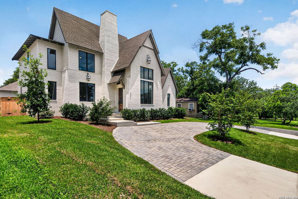 Photo of 255 CLAYWELL DR, Alamo Heights, TX 78209 (MLS # 1973461)