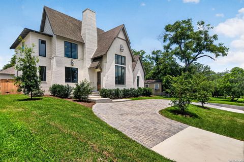 Photo of 255 CLAYWELL DR, Alamo Heights, TX 78209 (MLS # 1973461)