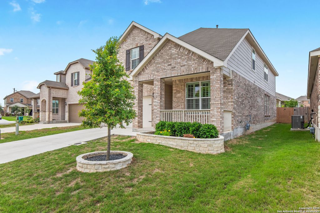 Photo of 353 Aberdeen, Boerne, TX 78015 (MLS # 1934018)