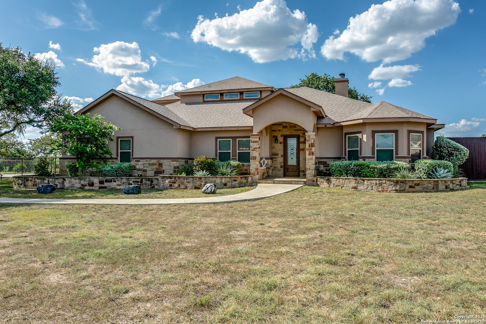 1118 Springfield DR