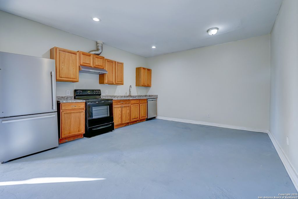 Photo of 1114 S San Marcos, San Antonio, TX 78207 (MLS # 1943977)