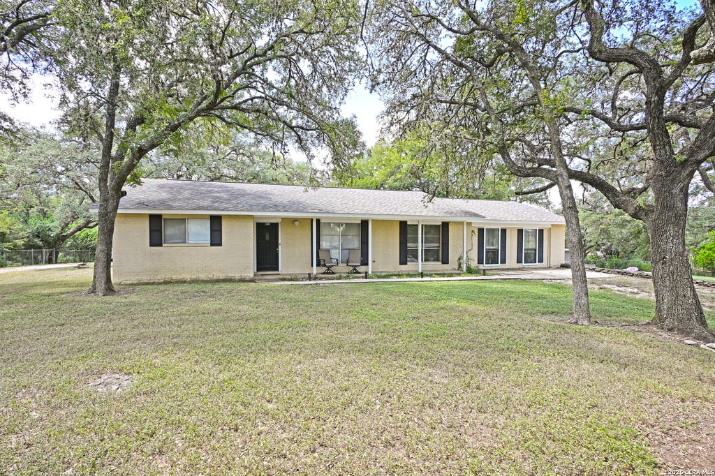 Photo of 321 HIGH LOW DR, New Braunfels, TX 78132 (MLS # 2007990)