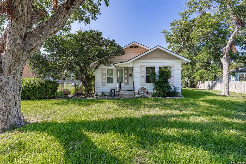 Photo of 963 Bismark, Seguin, TX 78155 (MLS # 2006528)