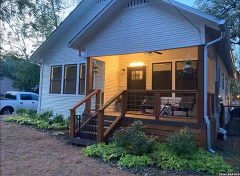 301 E WOODLAWN San Antonio TX 78212