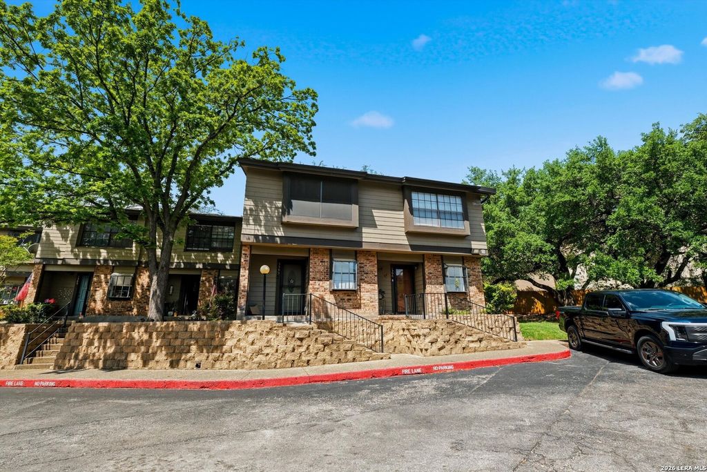 Photo of 11815 Vance Jackson Rd 2306 #2306, San Antonio, TX 78230 (MLS # 1956023)