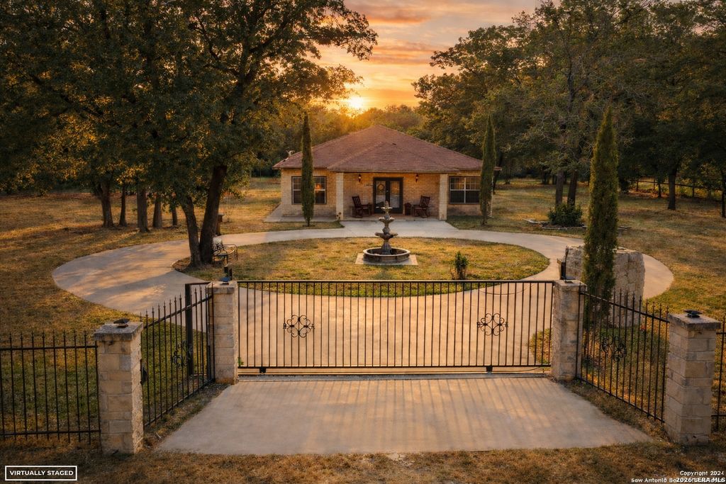 Photo of 23014 Kendall Way, San Antonio, TX 78264 (MLS # 1803578)