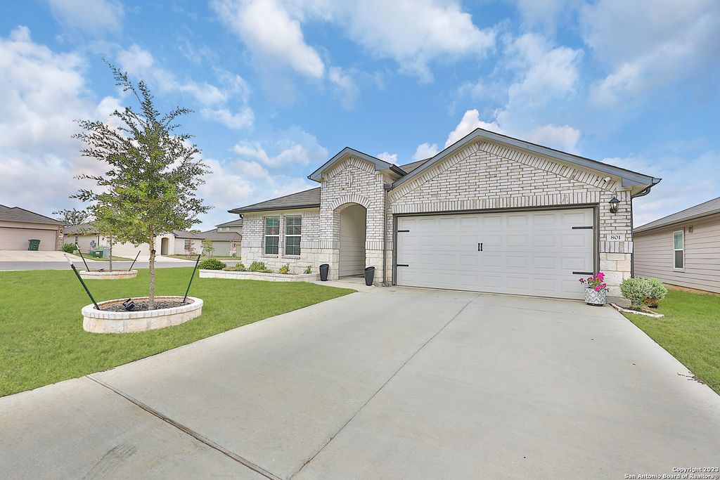 Photo of 801 Cinnamon Teal, Seguin, TX 78155 (MLS # 1961403)