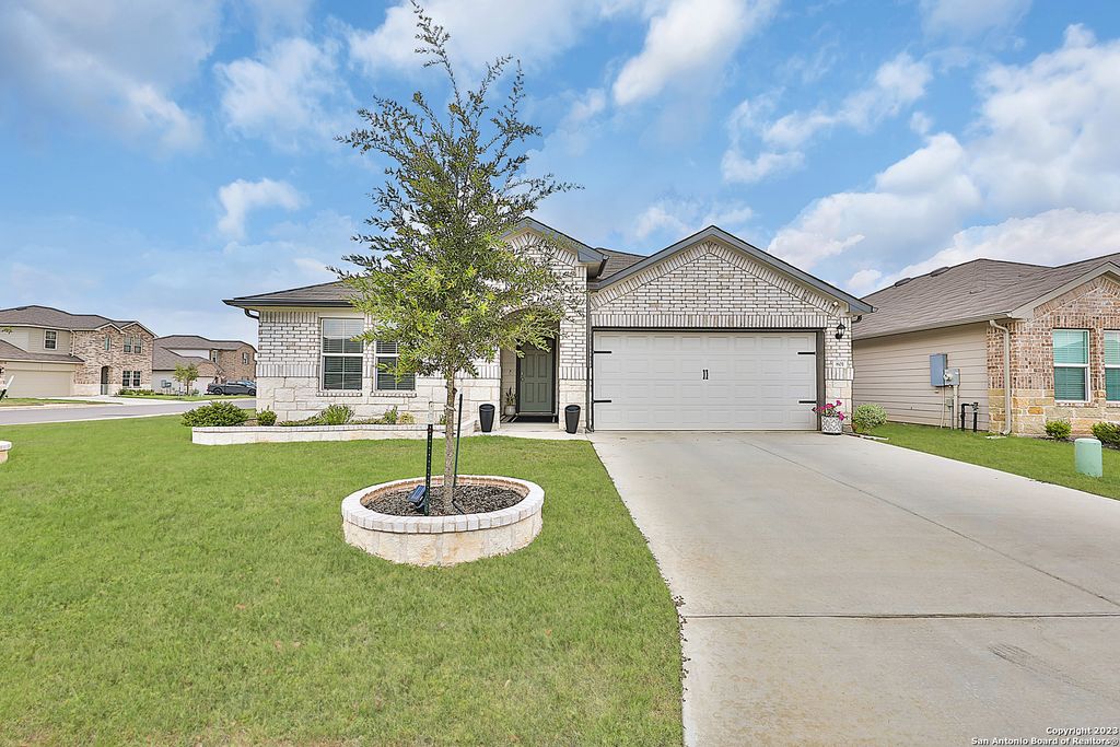 Photo of 801 Cinnamon Teal, Seguin, TX 78155 (MLS # 1961403)