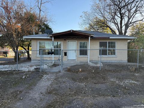 2604 Chihuahua San Antonio TX 78207
