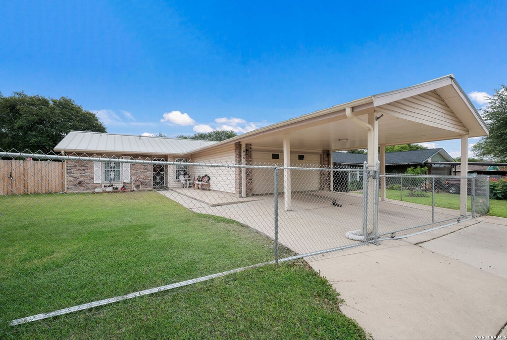 Photo of 1014 BRIDLE FRST, San Antonio, TX 78245 (MLS # 1973291)
