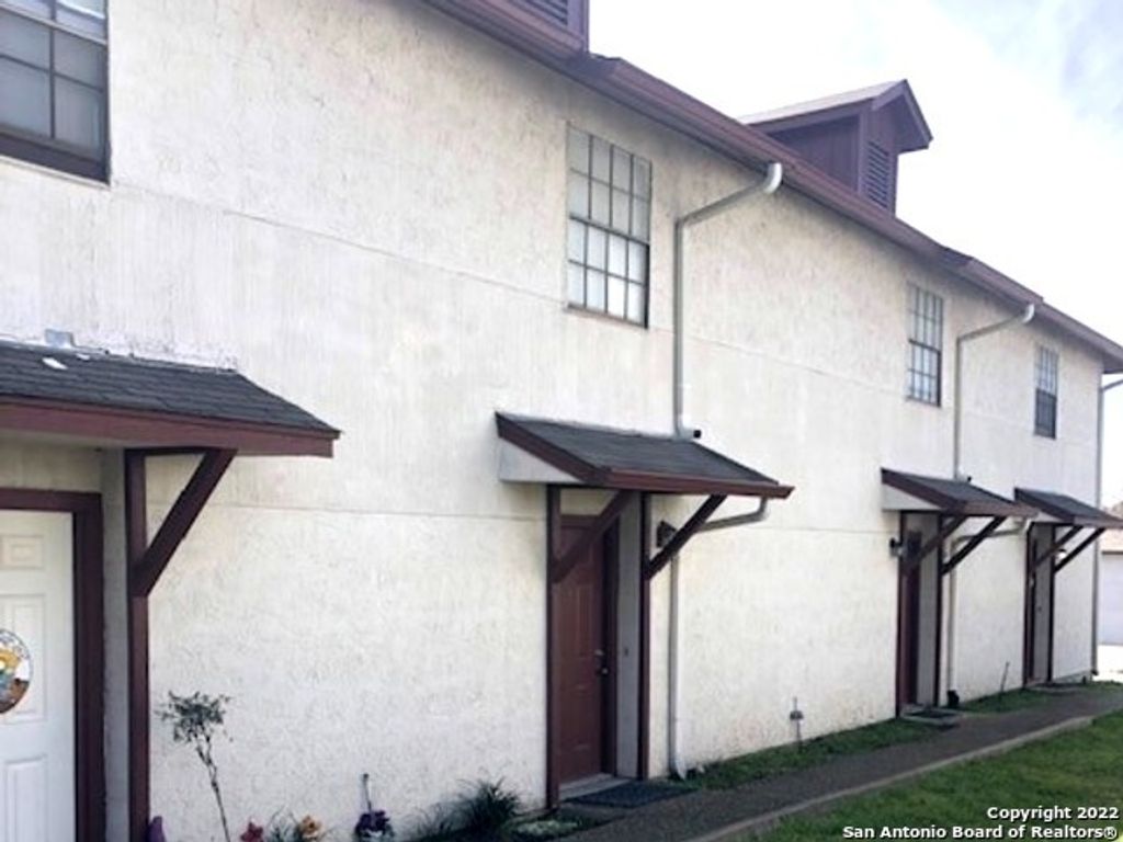 Photo of 554 DUKEWAY 1 #1, Universal City, TX 78148 (MLS # 1938726)