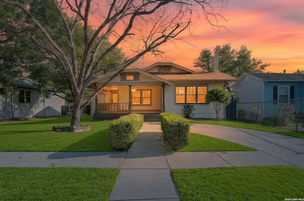 Photo of 806 Kayton Ave, San Antonio, TX 78210 (MLS # 1954630)