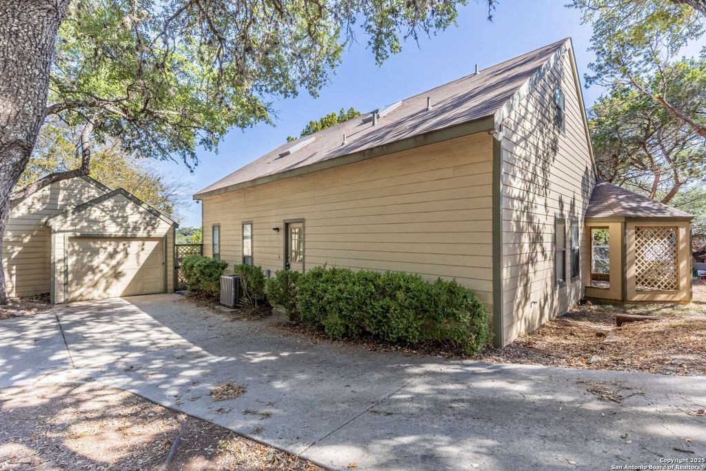 Photo of 254 scenic, Canyon Lake, TX 78133 (MLS # 1923452)