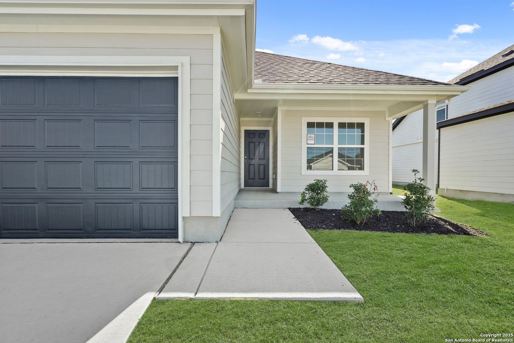 Photo of 1205 Marvin Grove, Seguin, TX 78155 (MLS # 1880993)