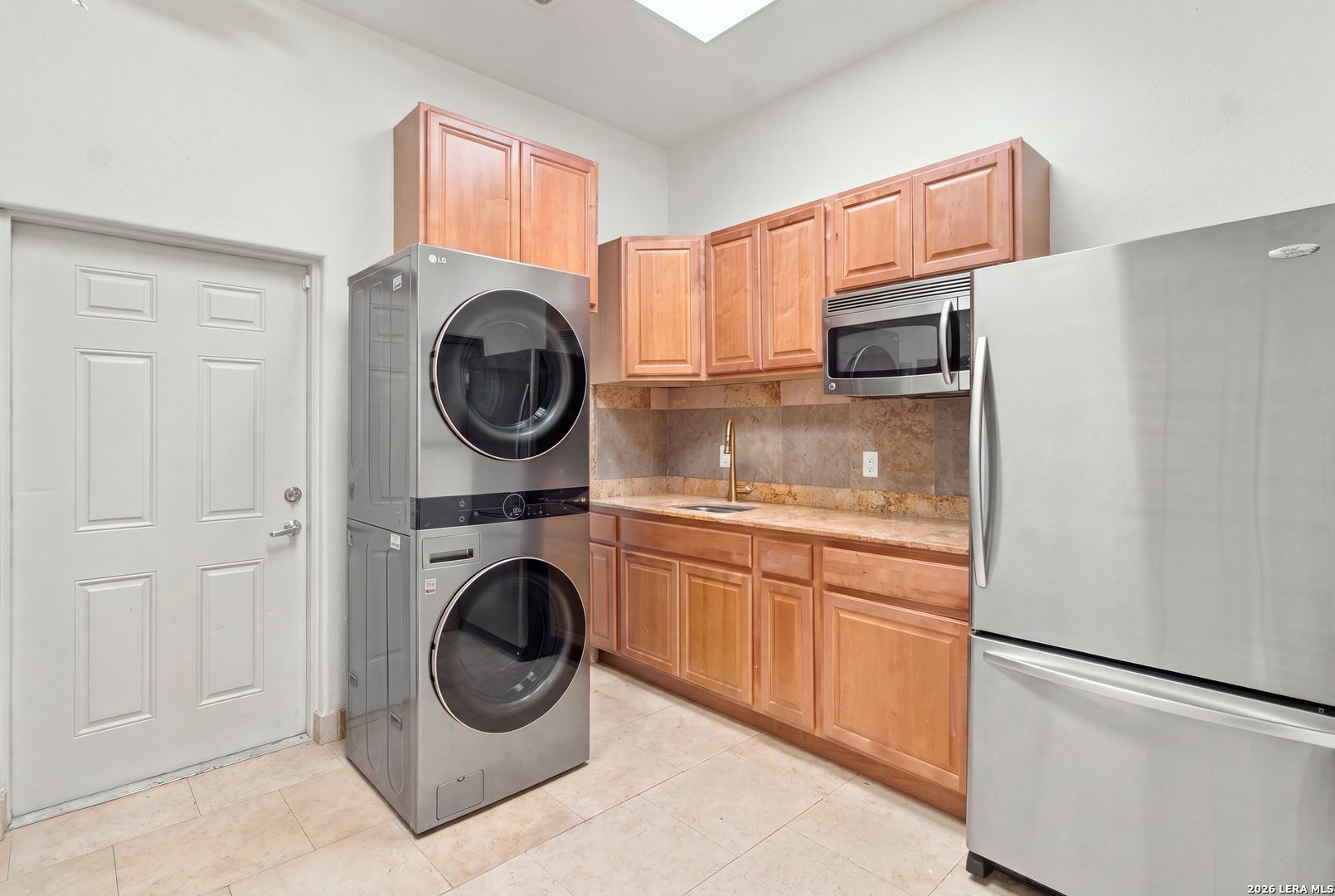 8450 Fountain 7