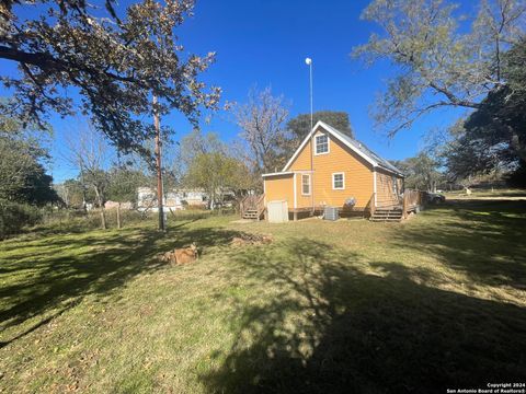 A home in Bandera