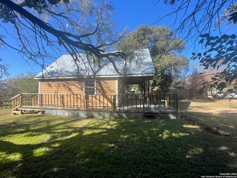 A home in Bandera