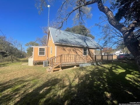 A home in Bandera