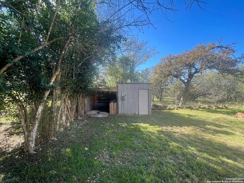 A home in Bandera