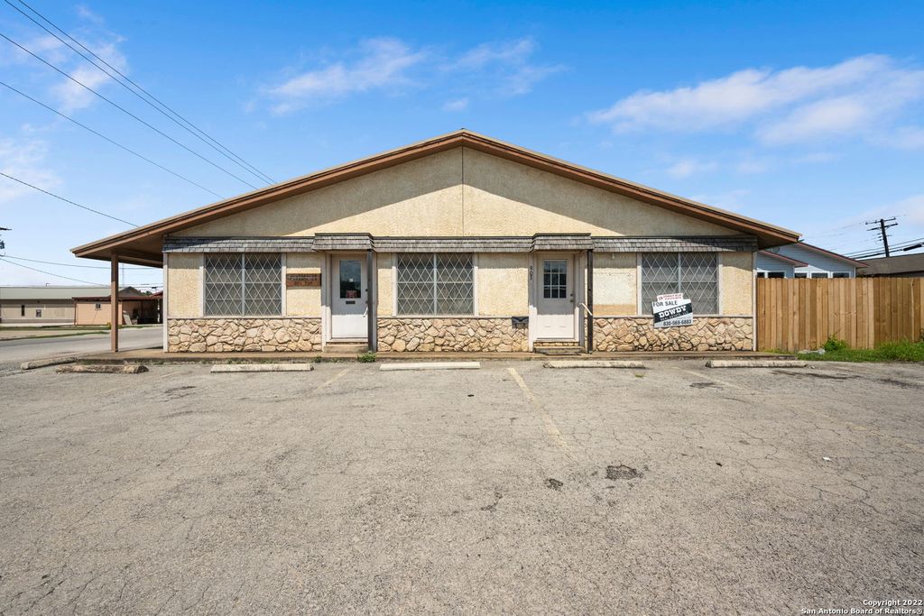 View Dowdy Real Estate, LLC's Homes for Sale Dowdy Real Estate, LLC