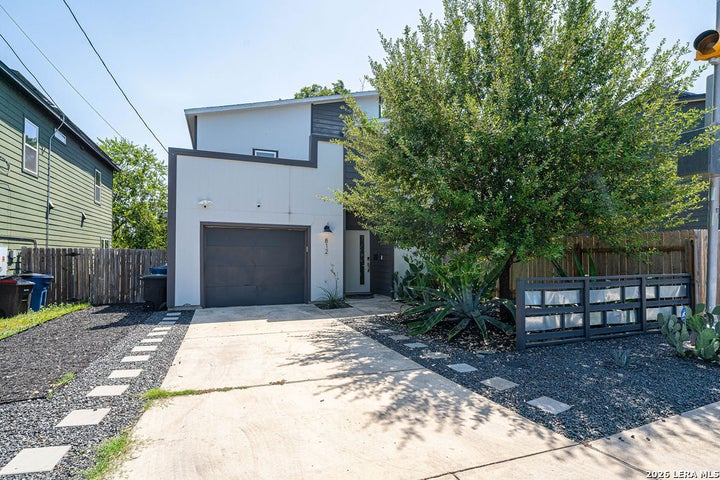 Photo 1 of 28 — 812 N GEVERS ST, San Antonio, TX 78202