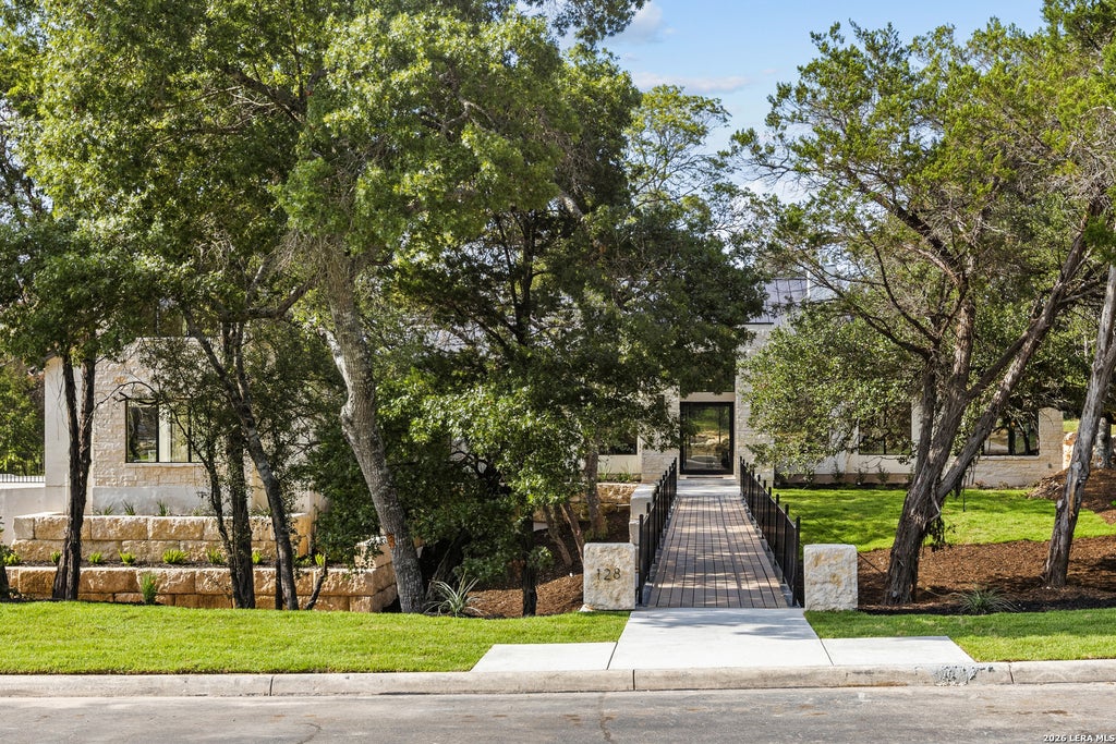 Photo of 128 Balcones Bend, Boerne, TX 78006 (MLS # 1997322)
