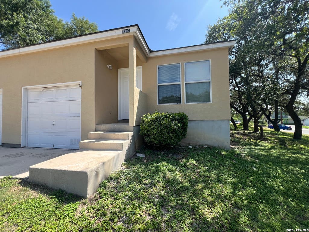 Photo of 7302 TRAIL XING, San Antonio, TX 78250 (MLS # 2003418)