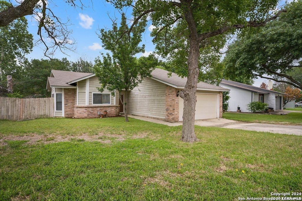 Photo of 9844 FORTUNE RIDGE DR, Converse, TX 78109 (MLS # 1961640)
