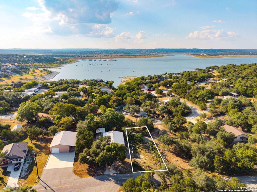 Photo of 617 Canyon Edge, Canyon Lake, TX 78133 (MLS # 1898446)