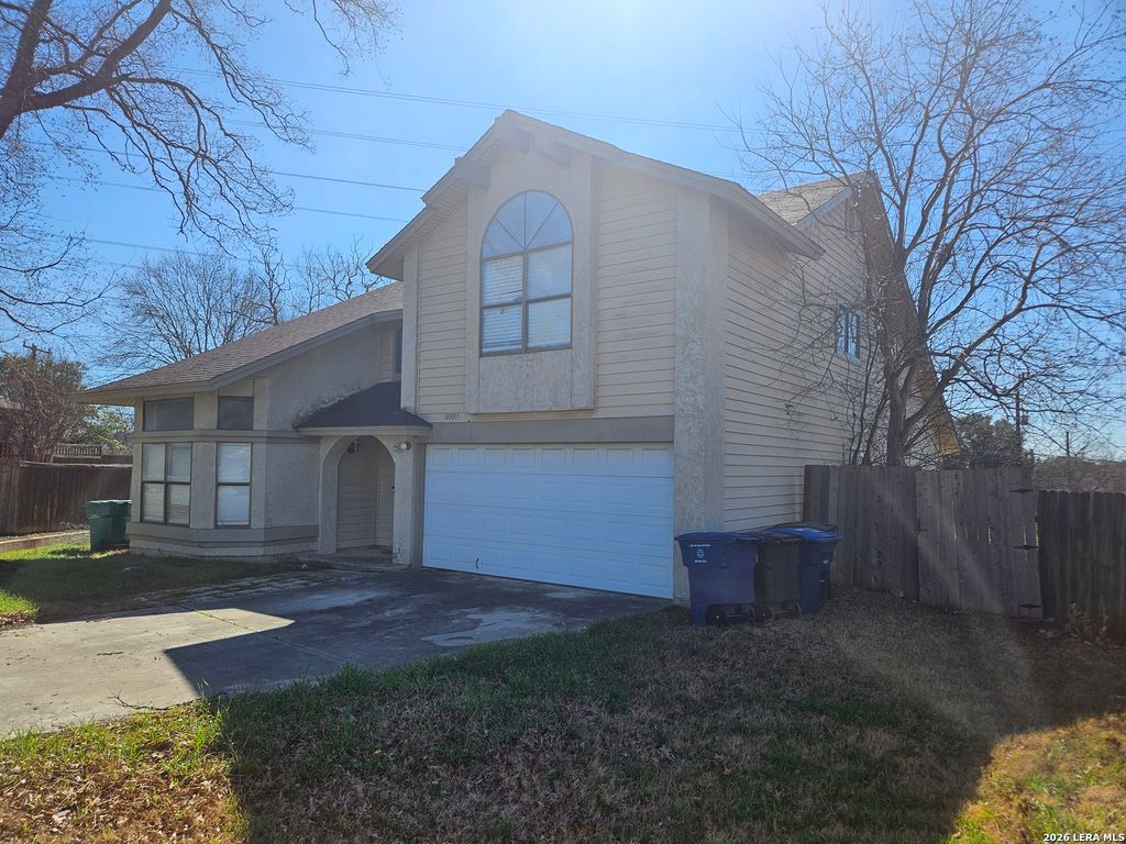 Photo of 16903 Vista Forest Dr, San Antonio, TX 78247 (MLS # 1943855)