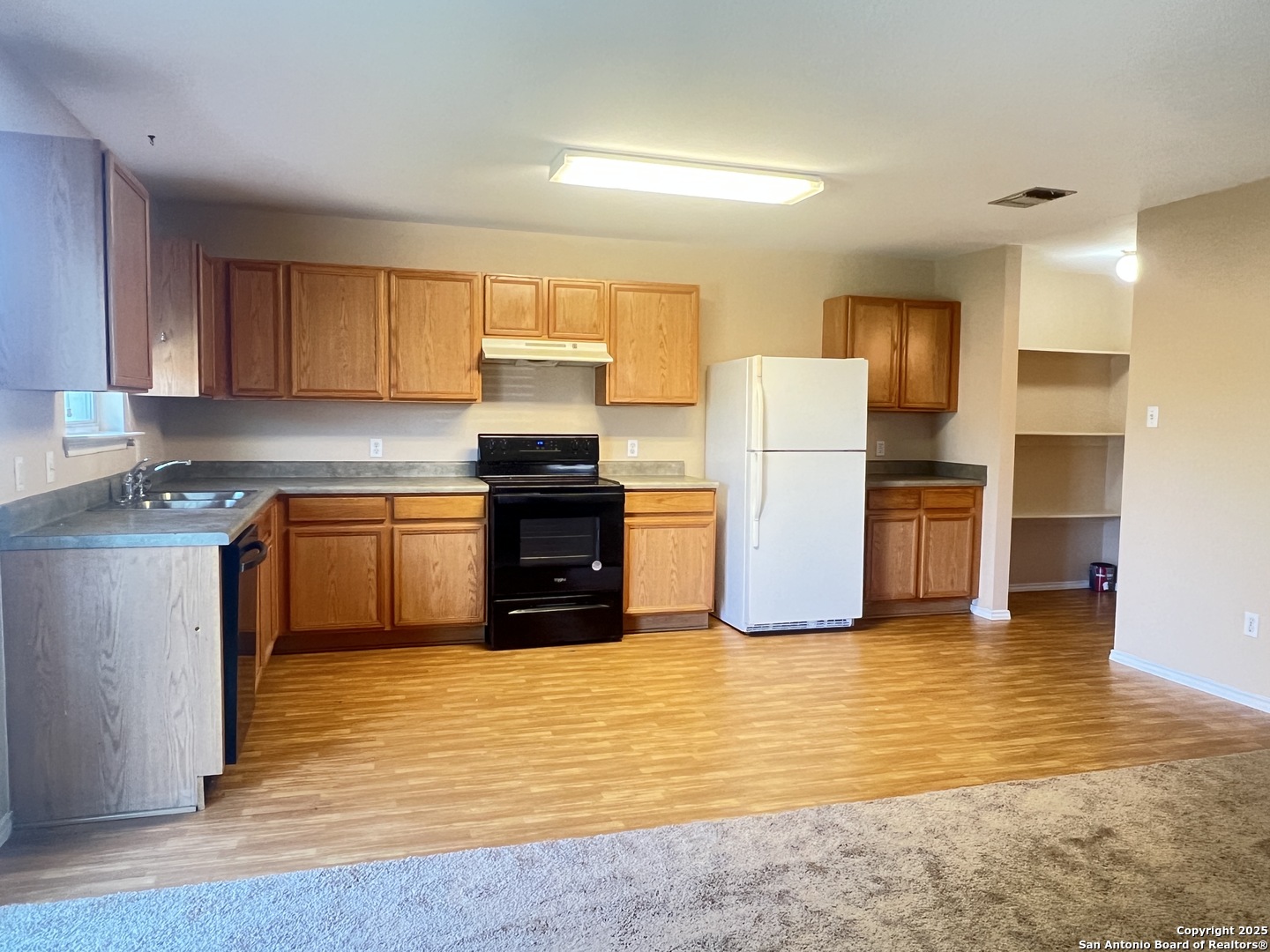8163 Heights Valley