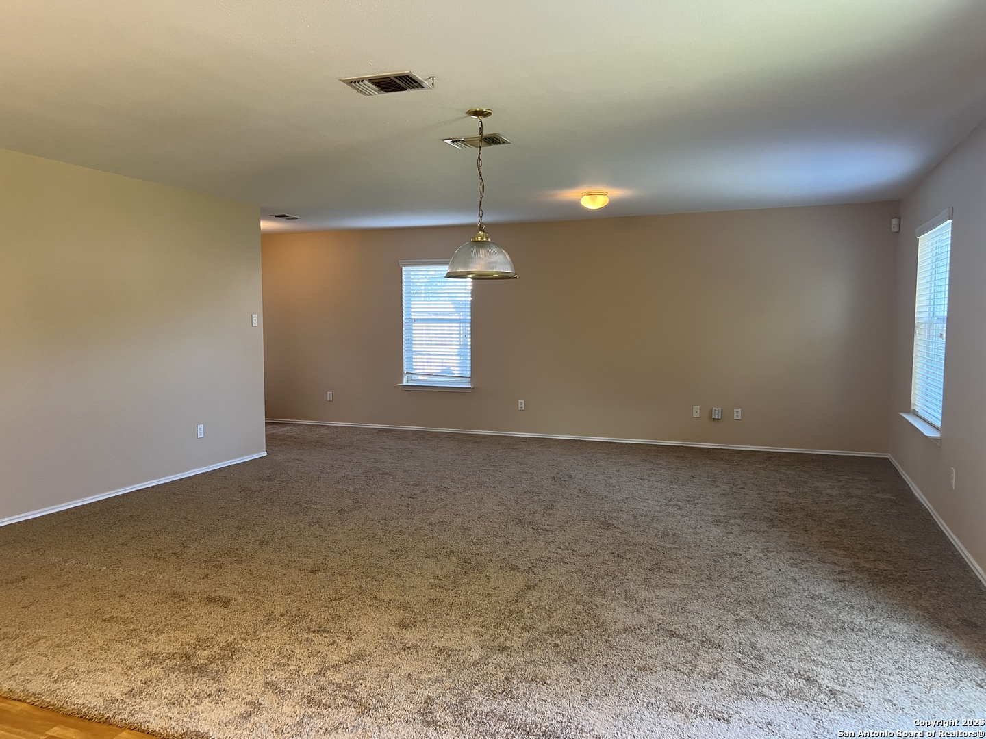 8163 Heights Valley