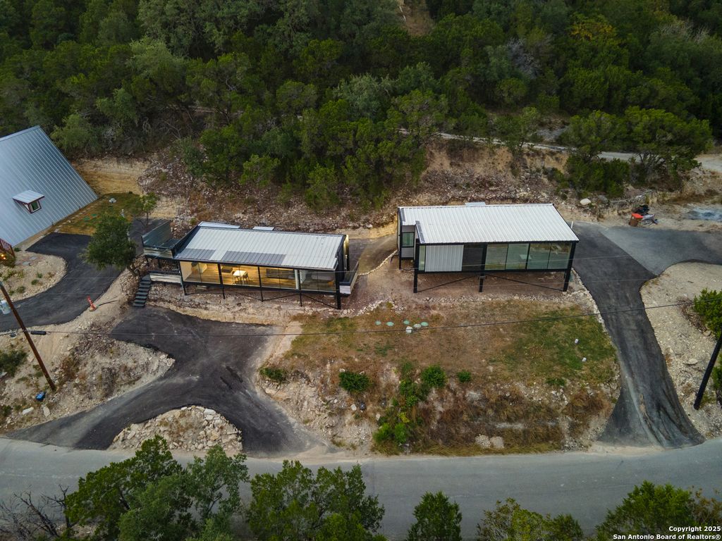 Photo of 1645 Trail Pass Dr, Canyon Lake, TX 78133 (MLS # 1917000)