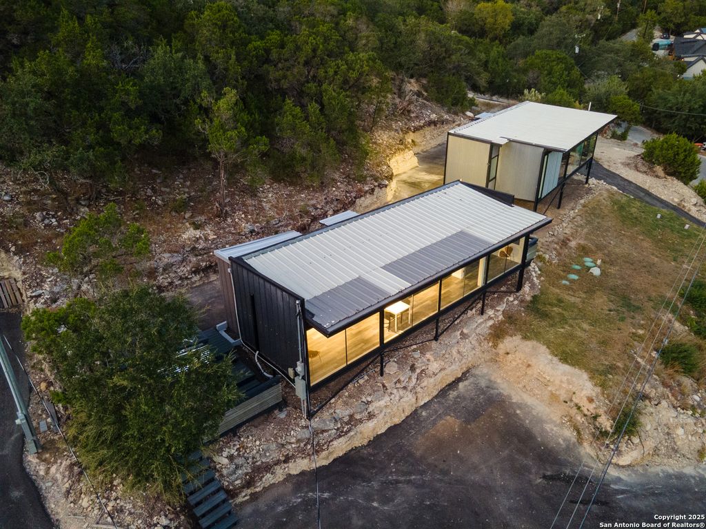 Photo of 1645 Trail Pass Dr, Canyon Lake, TX 78133 (MLS # 1917000)